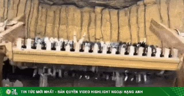 Tàu lượn 'xoay như máy giặt' ở công viên khủng long Trung Quốc