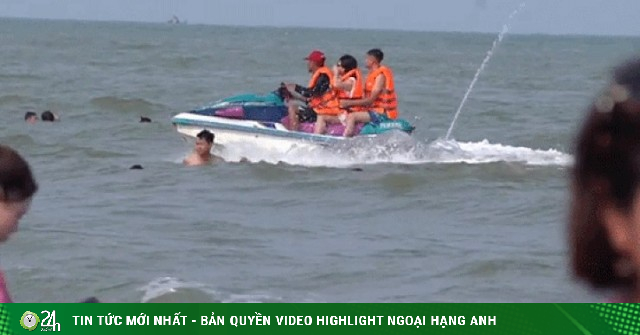 Mô tô nước chạy 'bát nháo' trên biển Sầm Sơn, tiềm ẩn nguy cơ tai nạn