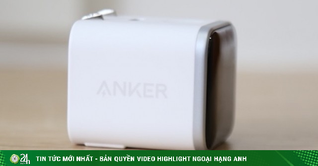 Củ sạc nhỏ gọn có màn hình tương tác, nhận diện iPhone đời mới
