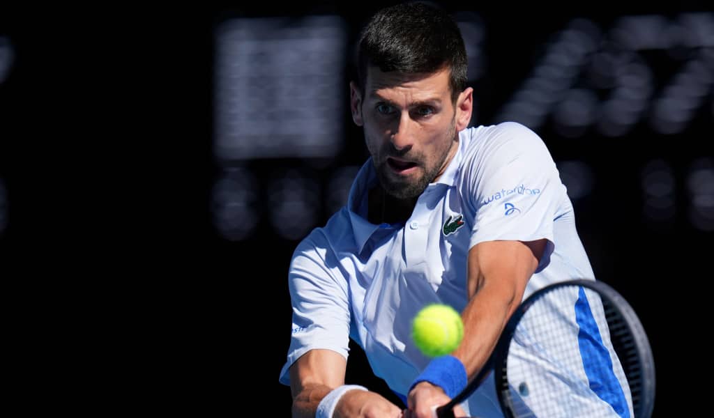 Djokovic sở trường các cú trái tay và được Rick Macci so sánh với "dao cắt bơ"