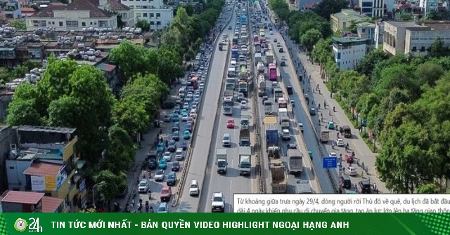 Cửa ngõ Hà Nội 'nghẹt thở', dòng người nhích từng mét rời Thủ đô nghỉ lễ 30/4