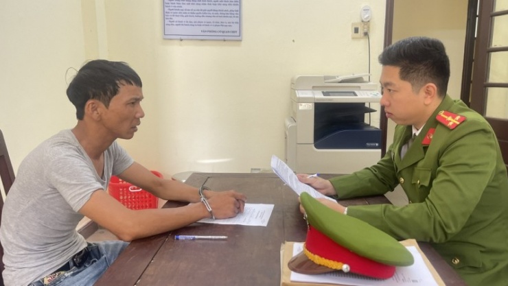 Đối tượng Phan Văn Thanh tại cơ quan Công an.