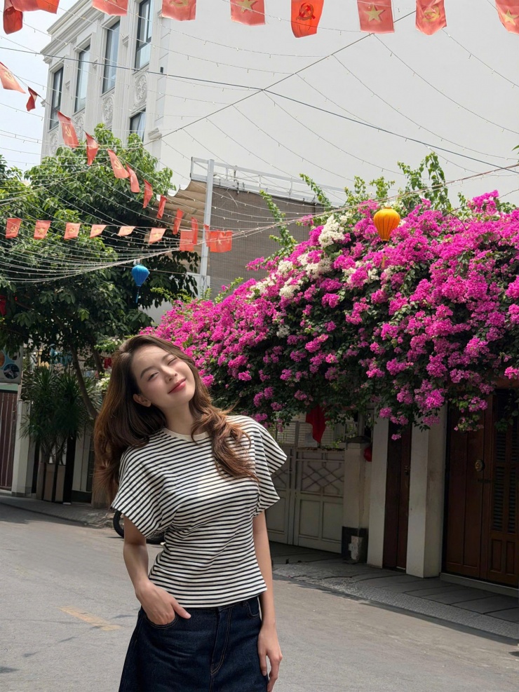 Hoa hậu Thanh Thủy gây chú ý với vẻ đẹp của hòa bình ngày 30/4 - 9