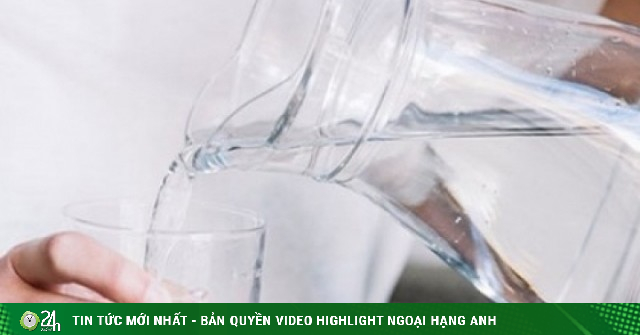 Triệu chứng ngộ độc rượu diễn tiến như thế nào và sai lầm cần tránh khi “giải rượu”