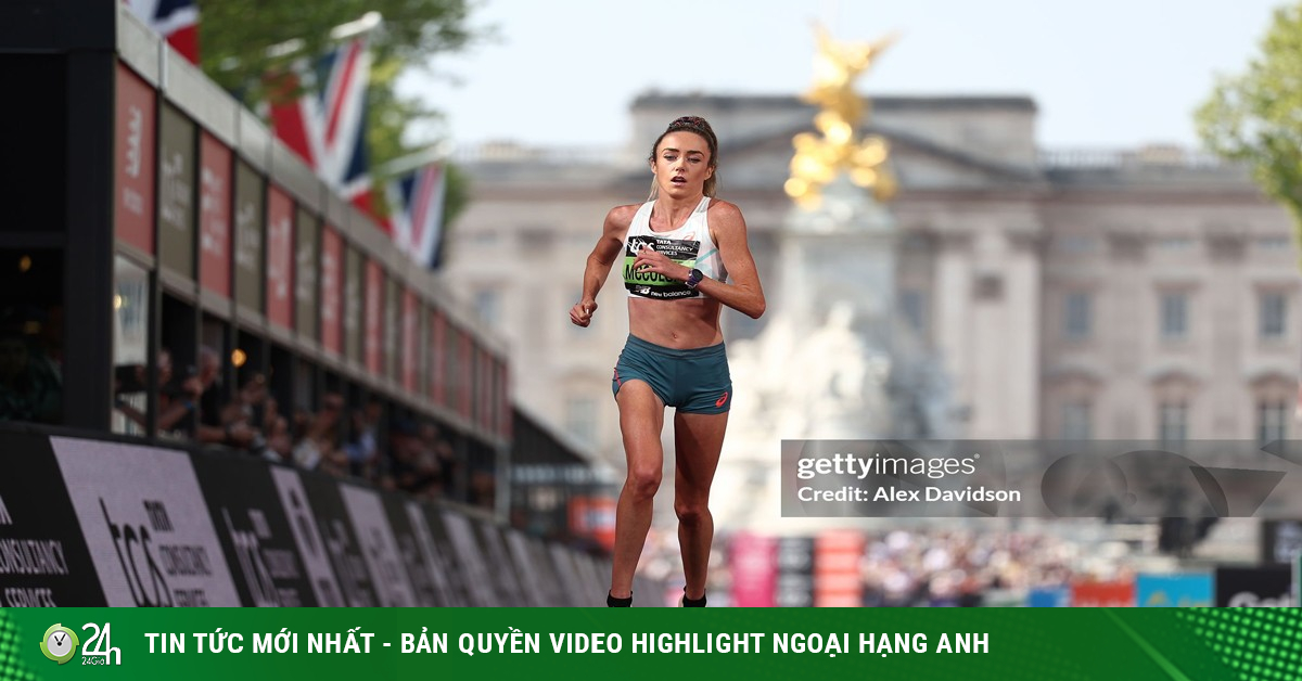 Người đẹp chạy 42km với “chân như bị xé toạc” ở London Marathon