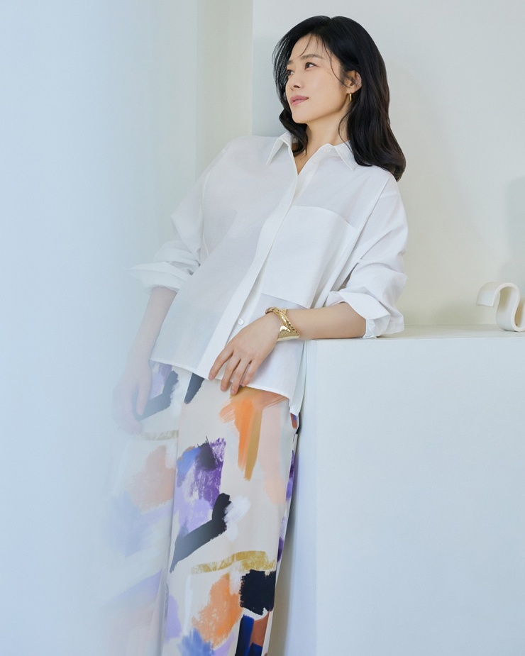 Mỹ nhân 'Giày thủy tinh' được khen tươi như hoa - 6