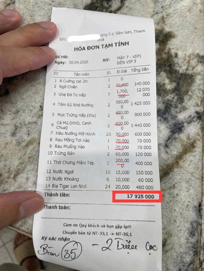Hóa đơn bữa ăn được chia sẻ trên mạng xã hội trước đó