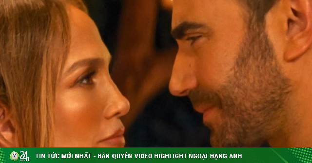 Jennifer Lopez gây chú ý với cảnh 'nóng' bên bạn trai tin đồn