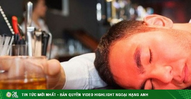 Đỏ mặt khi uống rượu có phải tửu lượng cao và 3 sai lầm giải rượu dễ gây đột quỵ