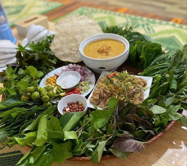 Gỏi cá Kim Sơn là món đặc sản nhất định nên thử khi du lịch Ninh Bình