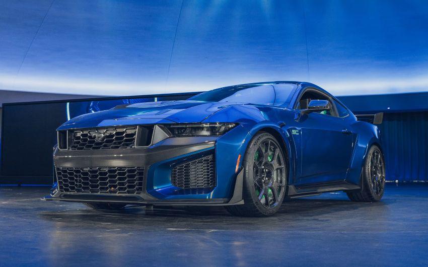 Ford đã công bố phiên bản hiệu suất cao mới Mustang Dark Horse SC 2026.