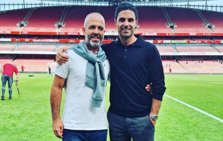 Chuyên gia vật lý trị liệu Acedo là bạn thân lâu năm của HLV Mikel Arteta