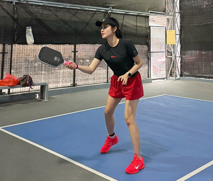 Á hậu Huyền My lần đầu vô địch pickleball, người đẹp Hồng Vy giành giải Hoa khôi - 2