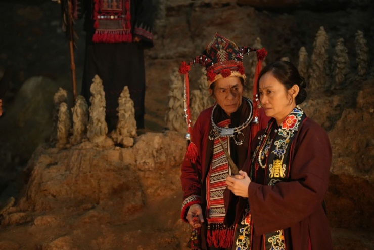NSND U70 vẫn leo núi đóng phim kinh dị, ngoài đời là "ông nội bỉm sữa" - 2