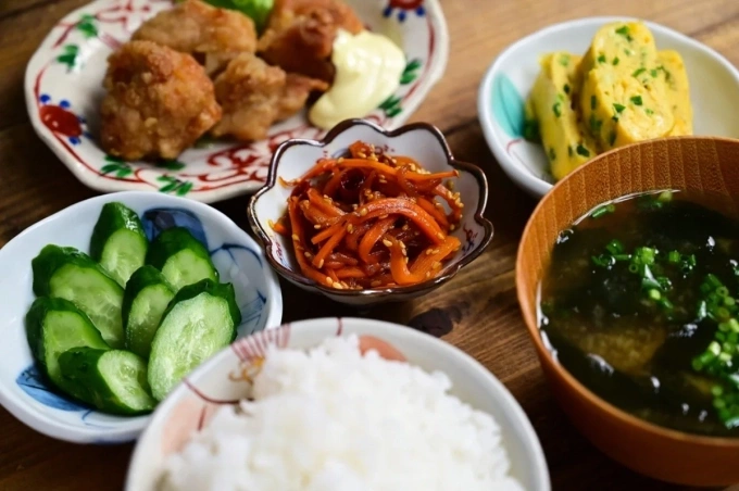 Ông Nozaki khuyên vẫn cần chú trọng ăn đủ dinh dưỡng, không kiêng khem quá mức khi áp dụng chế độ ăn dưa chuột để giảm cân.