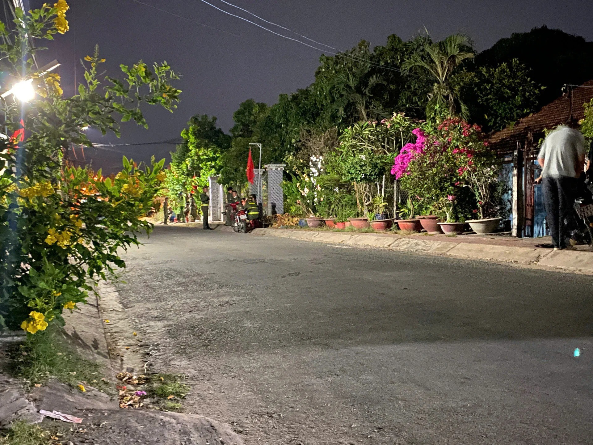 Vụ sát hại vợ và con nhỏ ở Tây Ninh: Nghi phạm có biểu hiện hoang tưởng, chỉ vào tàu lá dừa nói “đó là rắn hổ” - 4