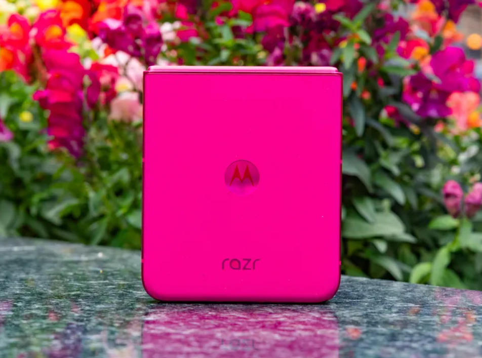 Motorola Razr Ultra.