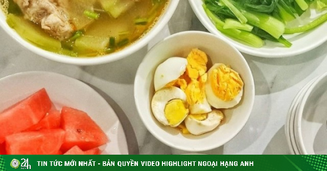 Mâm cơm ngày hè tươi mát dưới 100.000 đồng của mẹ 9X Đà Nẵng