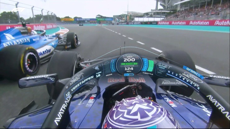 Verstappen liên tục tạo nên những tình huống vượt mãn nhãn