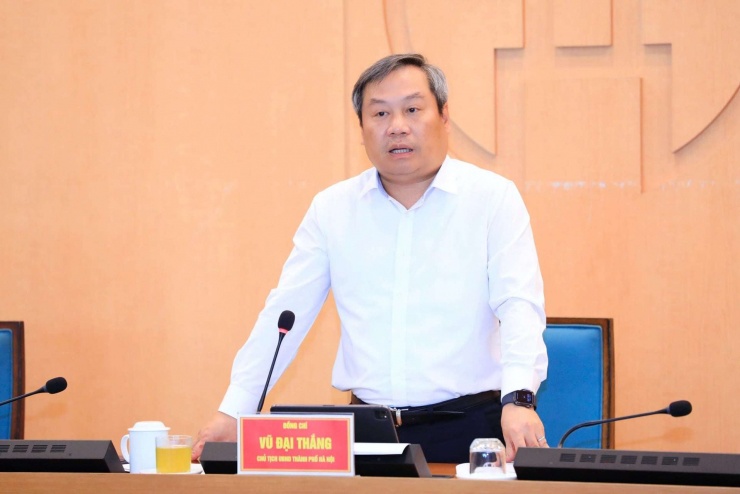 Chủ tịch UBND TP Hà Nội Vũ Đại Thắng phát biểu tại phiên họp.