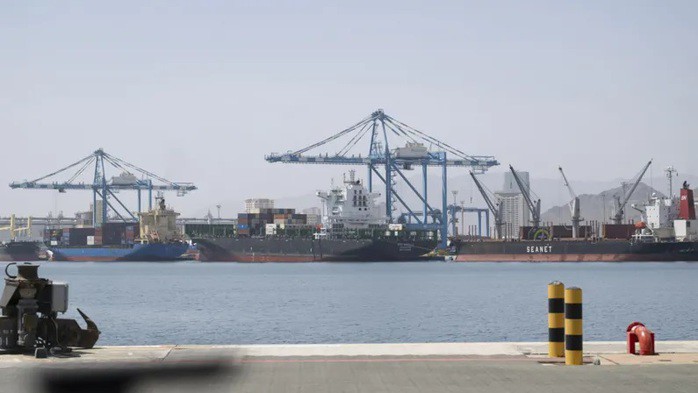 Iran sắp xếp hỏa lực chờ tàu sân bay Mỹ, bác tin bị đánh chìm nhiều tàu