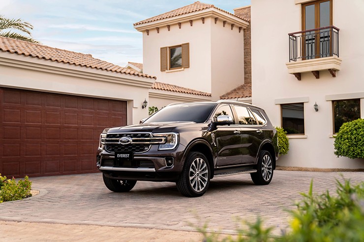Ford Everest Platinum 2026 xuất hiện tại Hà Nội, thu hút sự chú ý - 3