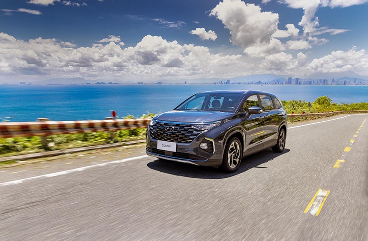 Giá xe Hyundai Custin niêm yết và lăn bánh tháng 5/2026 - 9