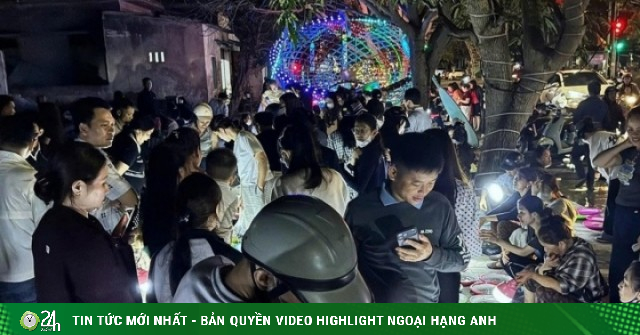 Chợ ven biển Cửa Lò chỉ bán đặc sản top 10 Việt Nam, đêm nào cũng kín khách