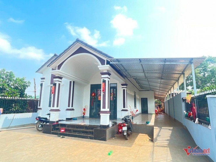 Ngôi nhà của gia đình chị Kpuih H’Yem vừa xây, trị giá khoảng 1 tỷ đồng