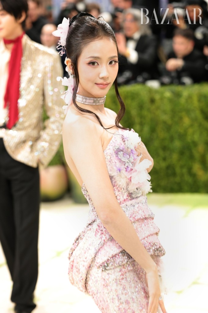 Jisoo ở Met Gala 2026, hôm 4/5. Ảnh: Harper's Bazaar