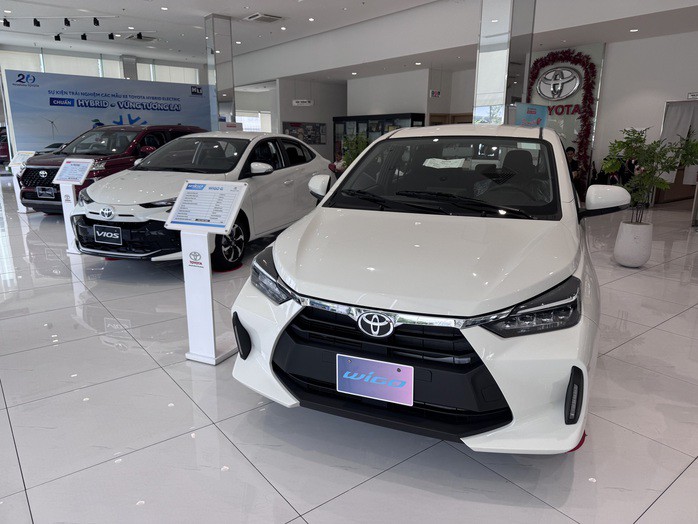 Ô tô tồn kho tới 200.000 chiếc, đại lý đua nhau giảm giá sâu