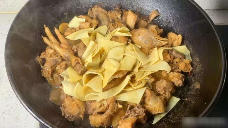 Loại thịt hoàn hảo cho mùa hè, ít dầu mỡ hơn thịt bò, giàu protein, hầm cách này mềm mại, đậm đà - 5