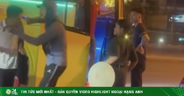 Công an Hà Nội xác minh vụ lái xe ôm rút vật nhọn đe dọa khách lấy tiền