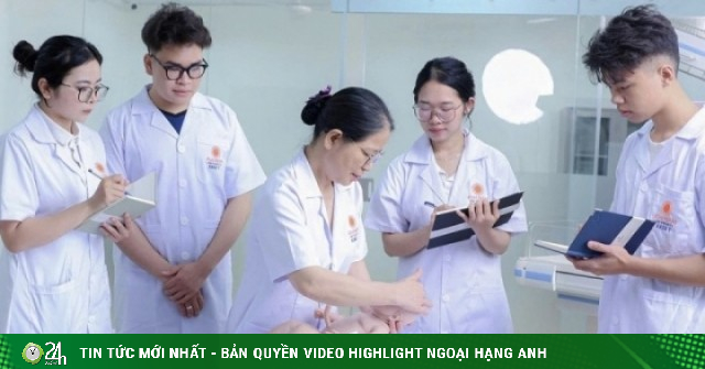 Tuyển sinh ngành Y bằng tổ hợp có Văn, Sử là 'tất yếu'