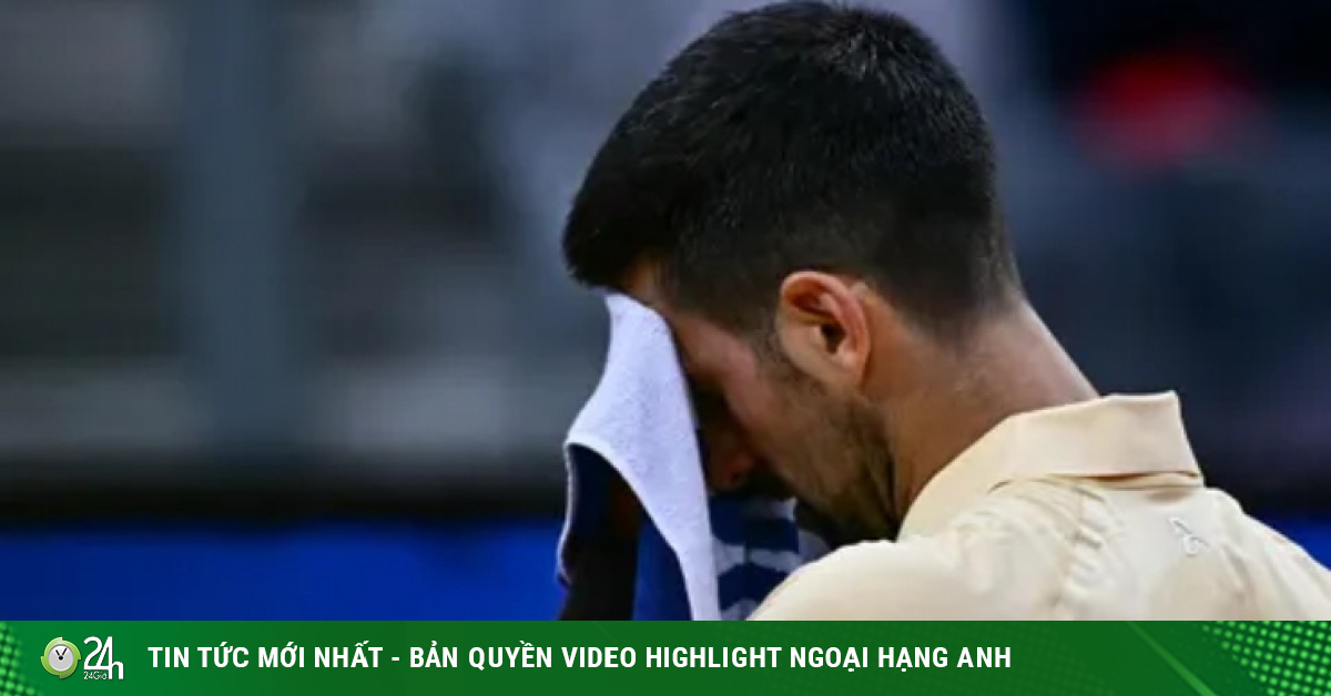 Djokovic thua "ông cháu" vì "cố đấm ăn xôi", chuyện gì đang xảy ra?