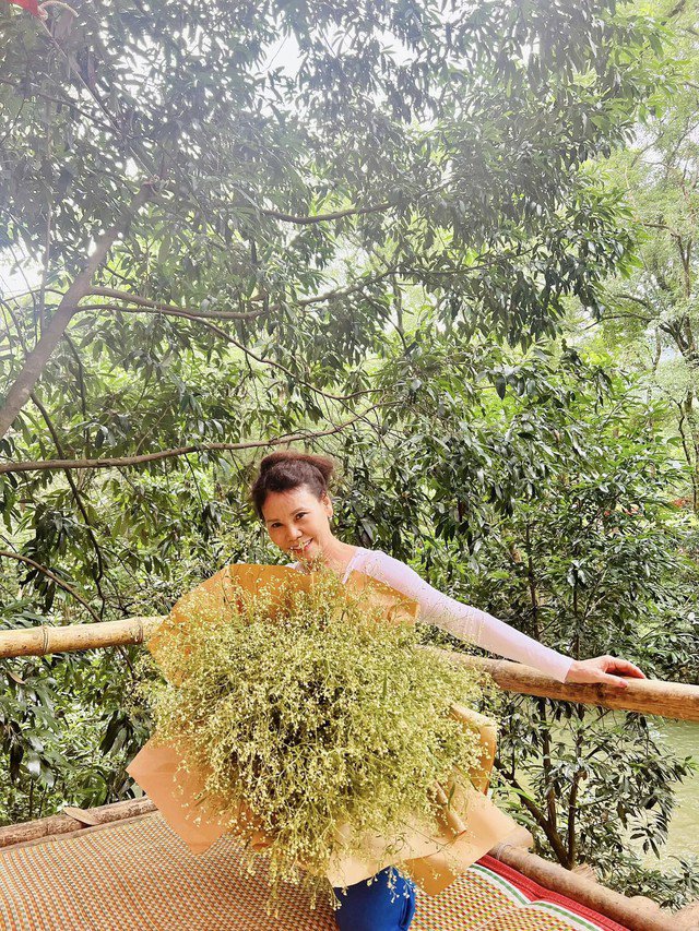 Ngỡ ngàng sắc vóc tuổi gần 70 của mẹ ruột Hồ Ngọc Hà - 7
