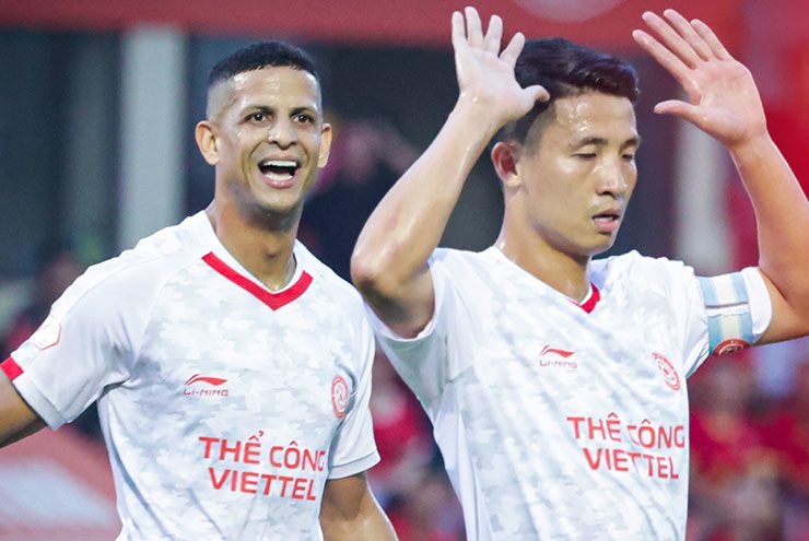 Cú đúp Bùi Tiến Dũng, củng cố ngôi nhì (V-League) - 1