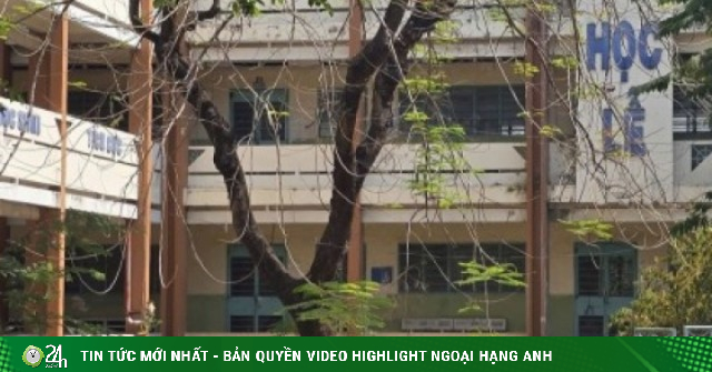 Ngôi trường 3 tầng ở TP.HCM bị bỏ hoang, cỏ mọc um tùm