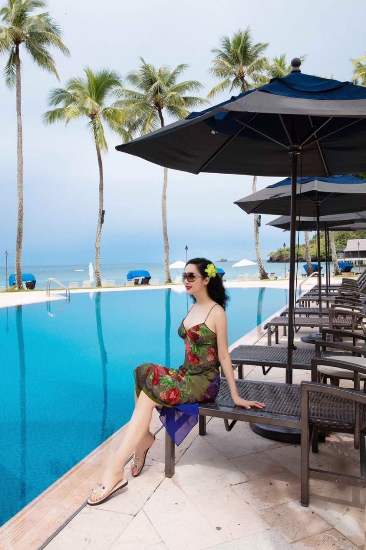 Năm 21 tuổi, Giáng My đăng quang ngôi vị cao nhất của cuộc thi Hoa hậu Đền Hùng. Đến nay, người đẹp vẫn là đương kim hoa hậu vì cuộc thi này chỉ tổ chức 1 lần duy nhất.