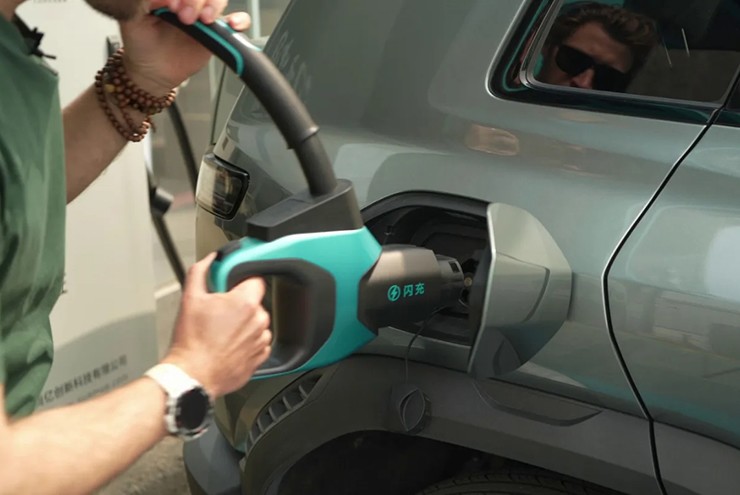 BYD đã gây ấn tượng với công nghệ sạc nhanh cho xe điện.