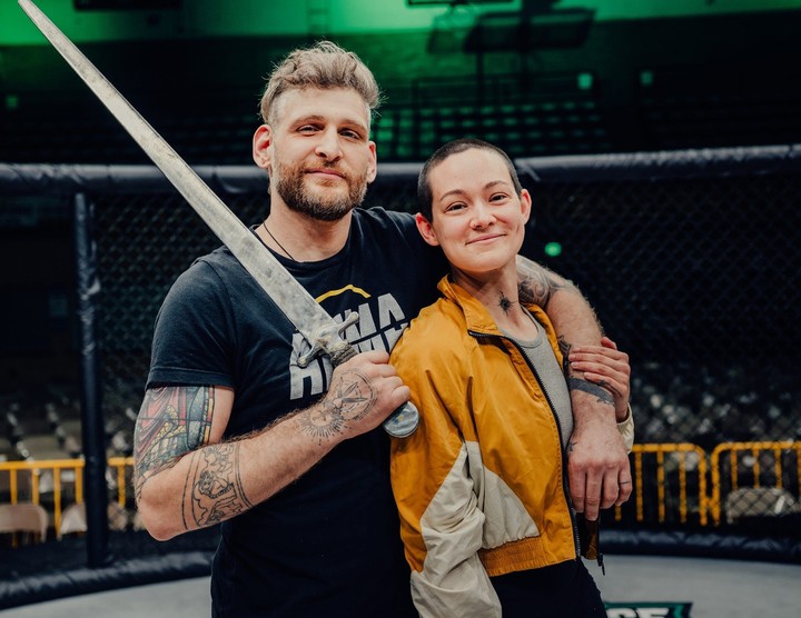 Armored MMA được sáng lập bởi Mickey Gallus và Kelsey Leta
