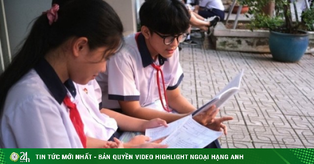Học sinh TP.HCM 'chạy nước rút' tranh suất vào lớp 10