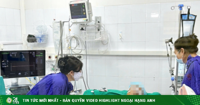 Mẹ và vợ nghẹn ngào tiễn biệt nam shipper hiến tạng cứu nhiều người