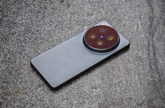 Cận cảnh camera sau của&nbsp;Vivo X300 Ultra.