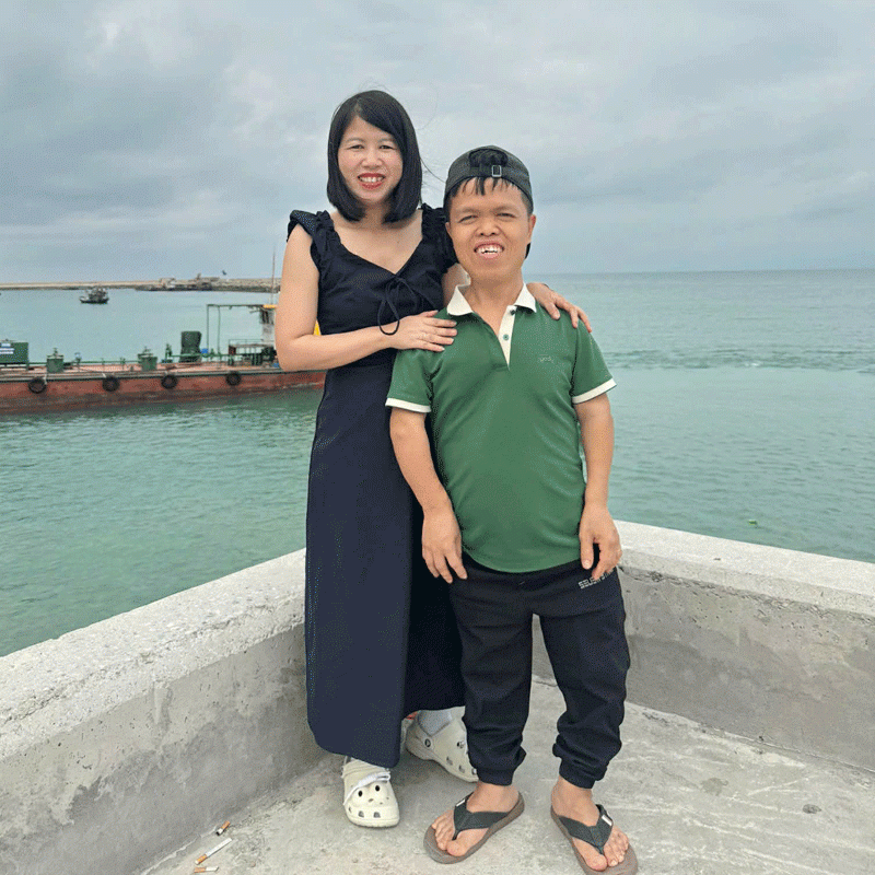 Cặp đôi cùng nhau vượt qua khó khăn cuộc đời&nbsp;