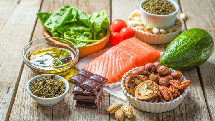 Nhiều loại thực phẩm cả có nguồn gốc động vật và thực vật đều chứa các dưỡng chất cần thiết cho quá trình sản sinh collagen