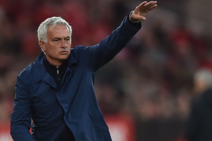 Mourinho gây thất vọng, Benfica có thể hụt vé Champions League