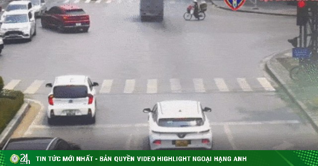 CSGT làm rõ tranh cãi 'báo lỗi sai' với ô tô quay đầu tại vạch đi bộ sang đường