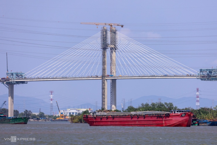 Hình dáng cầu dây văng cao nhất Việt Nam sắp hoàn thành - 5
