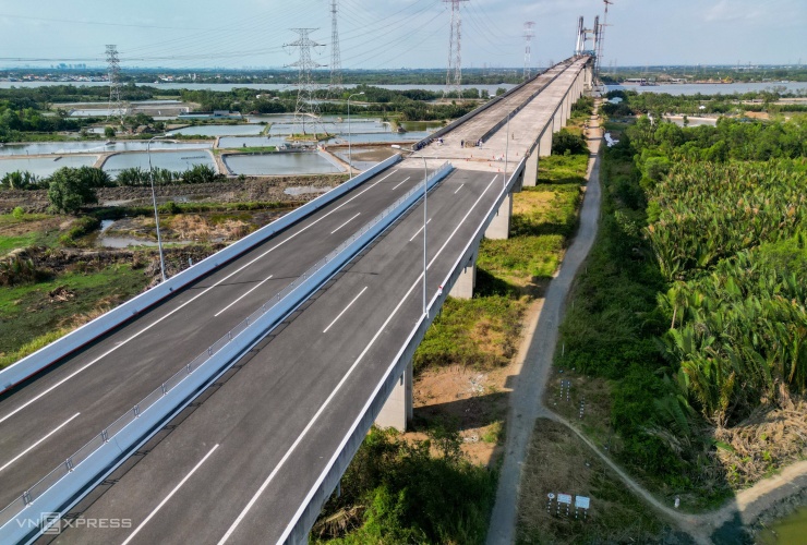 Hình dáng cầu dây văng cao nhất Việt Nam sắp hoàn thành - 11